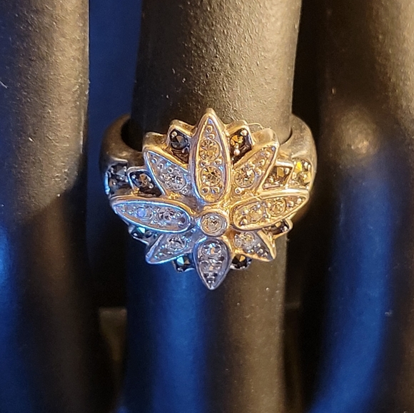 925 Sterling Silver, CZ and Marcasite Starburst Ring - Picture 2 of 6